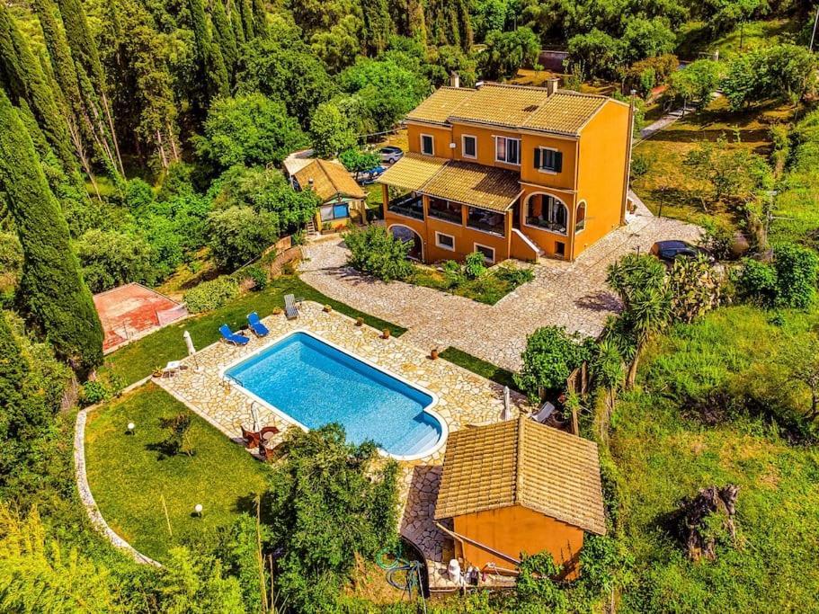 Appartement Kamaritis Private Bedroom, Pool View Alepochori