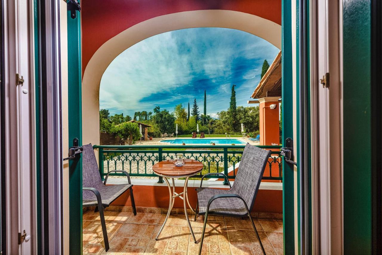 Kamaritis Private Bedroom, Pool View *